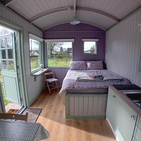 Market Street Shepherd'S Hut Leitrim Dromahair 外观 照片